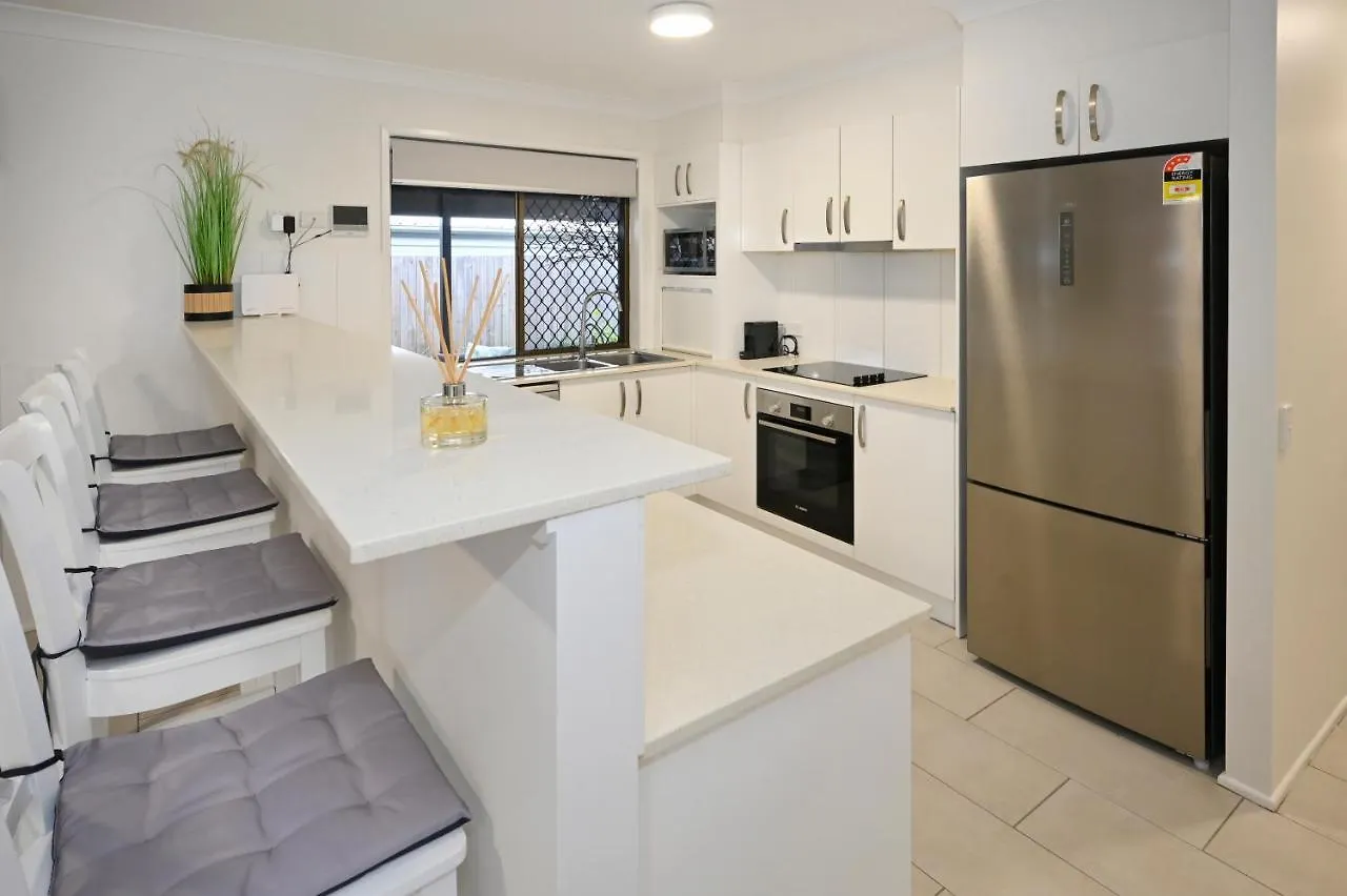 Lovely Beach House -Amazing Location, Pets - Zb9 Buddina 0*,
