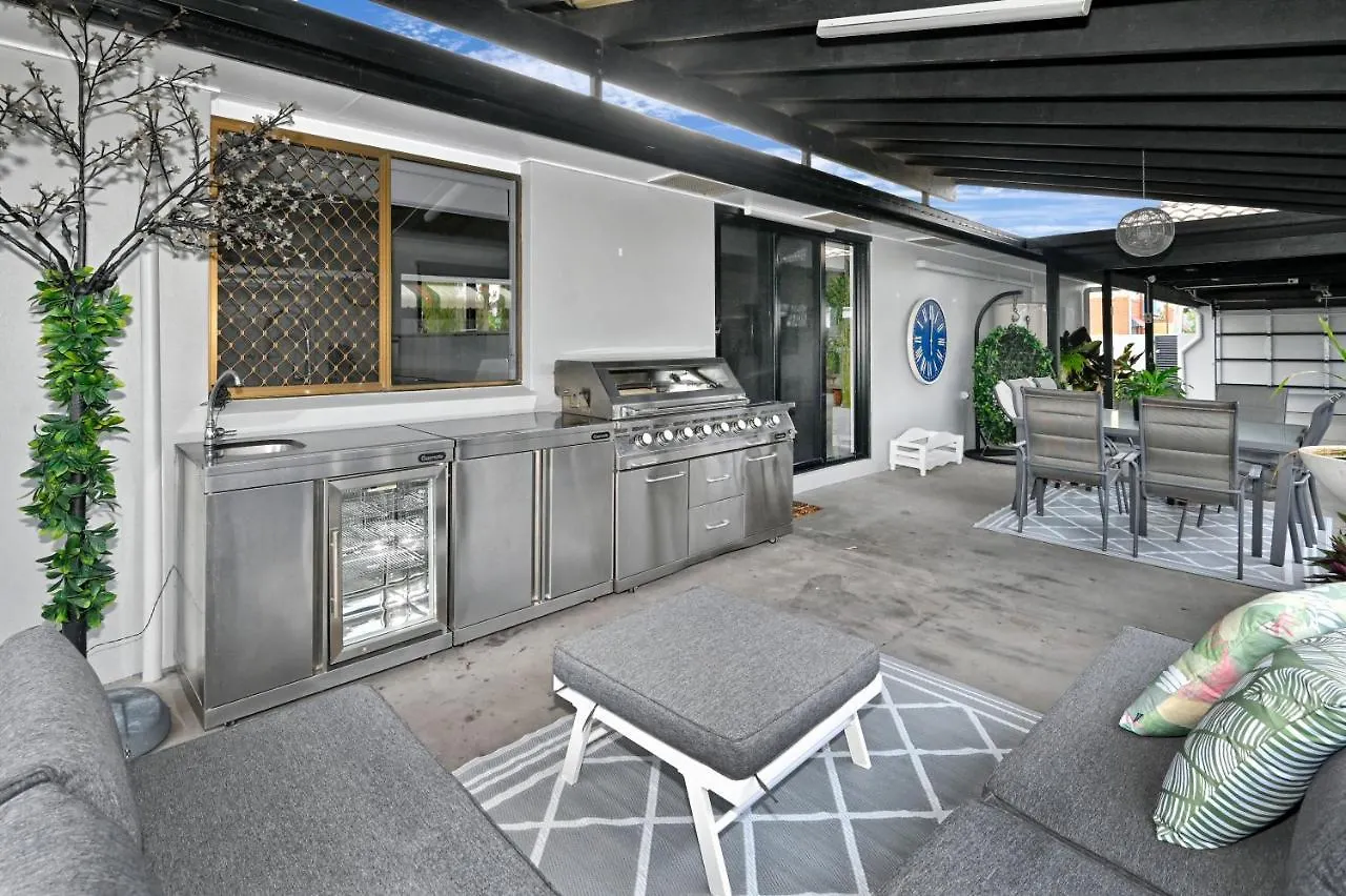 Lovely Beach House -Amazing Location, Pets - Zb9 Buddina 0*,  Austrália